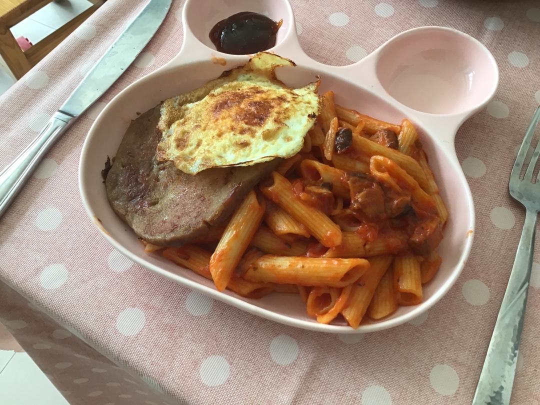 番茄肉酱意大利面