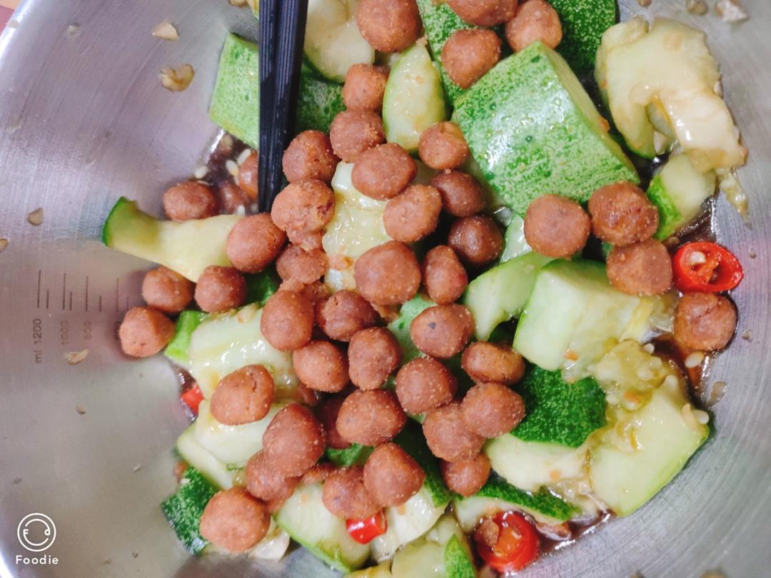 赞不绝口拍黄瓜🥒