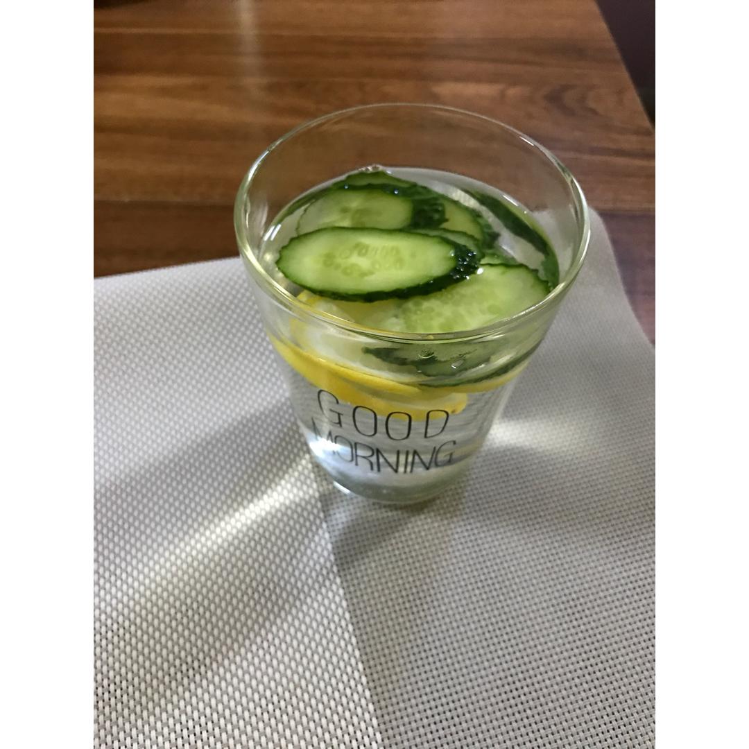 黄瓜柠檬水