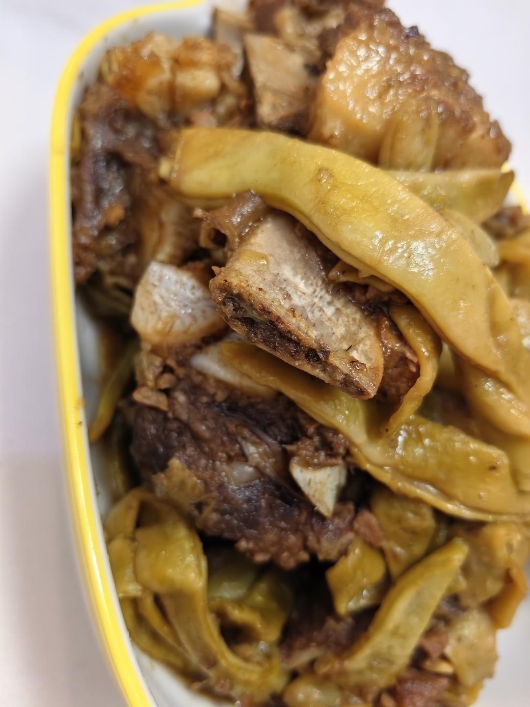 东北四大炖的排骨炖豆角