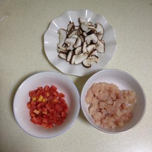 香菇鸡肉粥的做法 步骤2