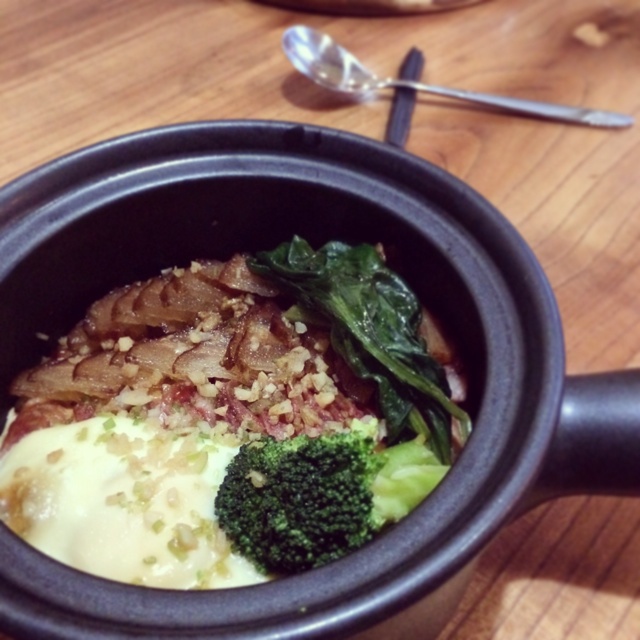 香肠煲仔饭