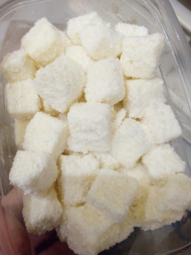 完胜85度C牛奶椰丝小方