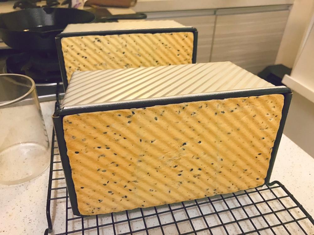 黑芝麻奶香吐司