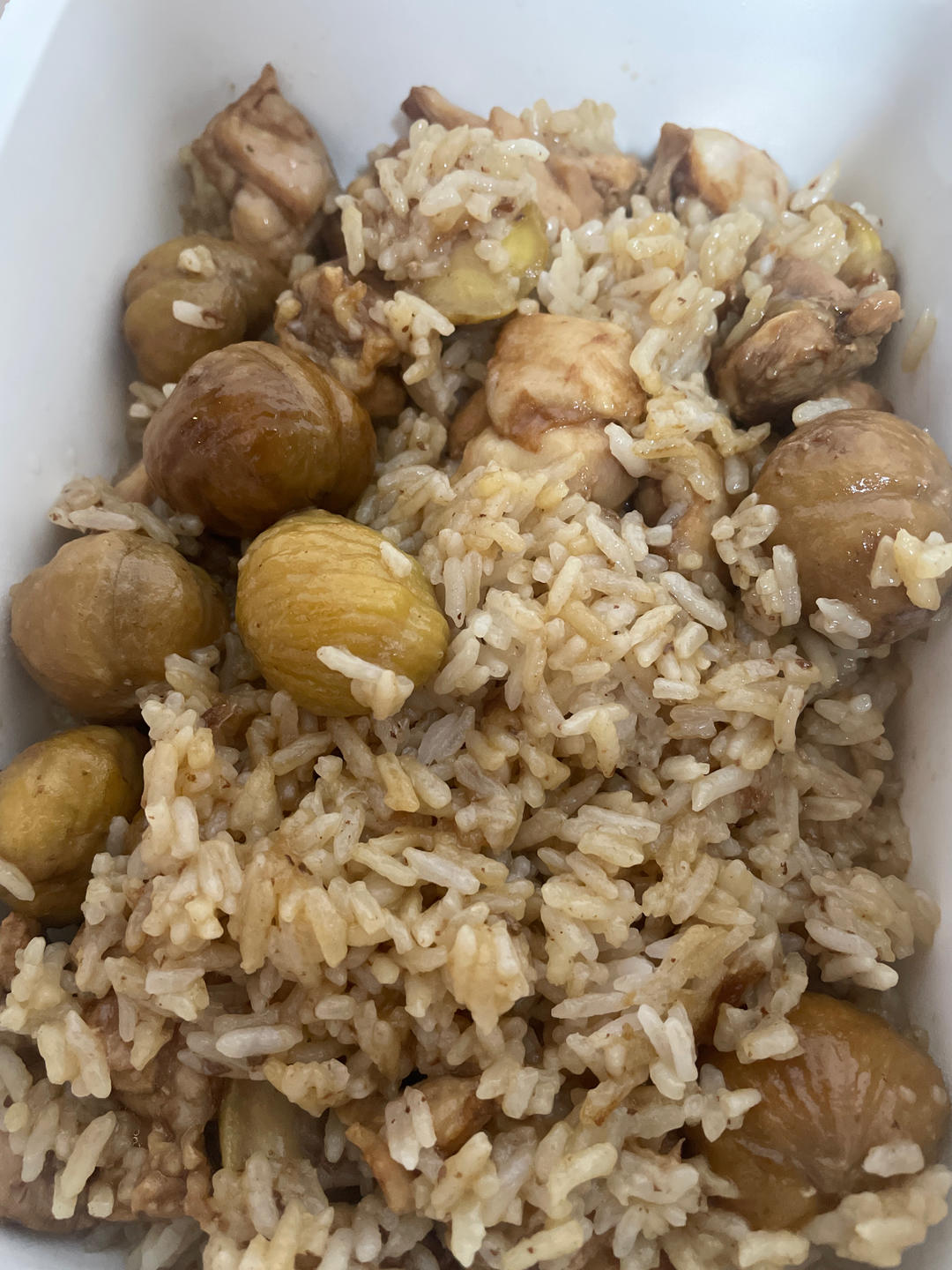 【电饭煲板栗鸡腿焖饭】