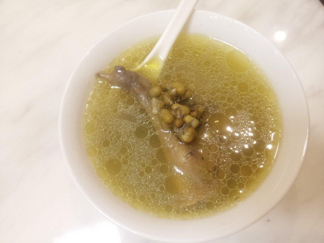 绿豆白鸽汤