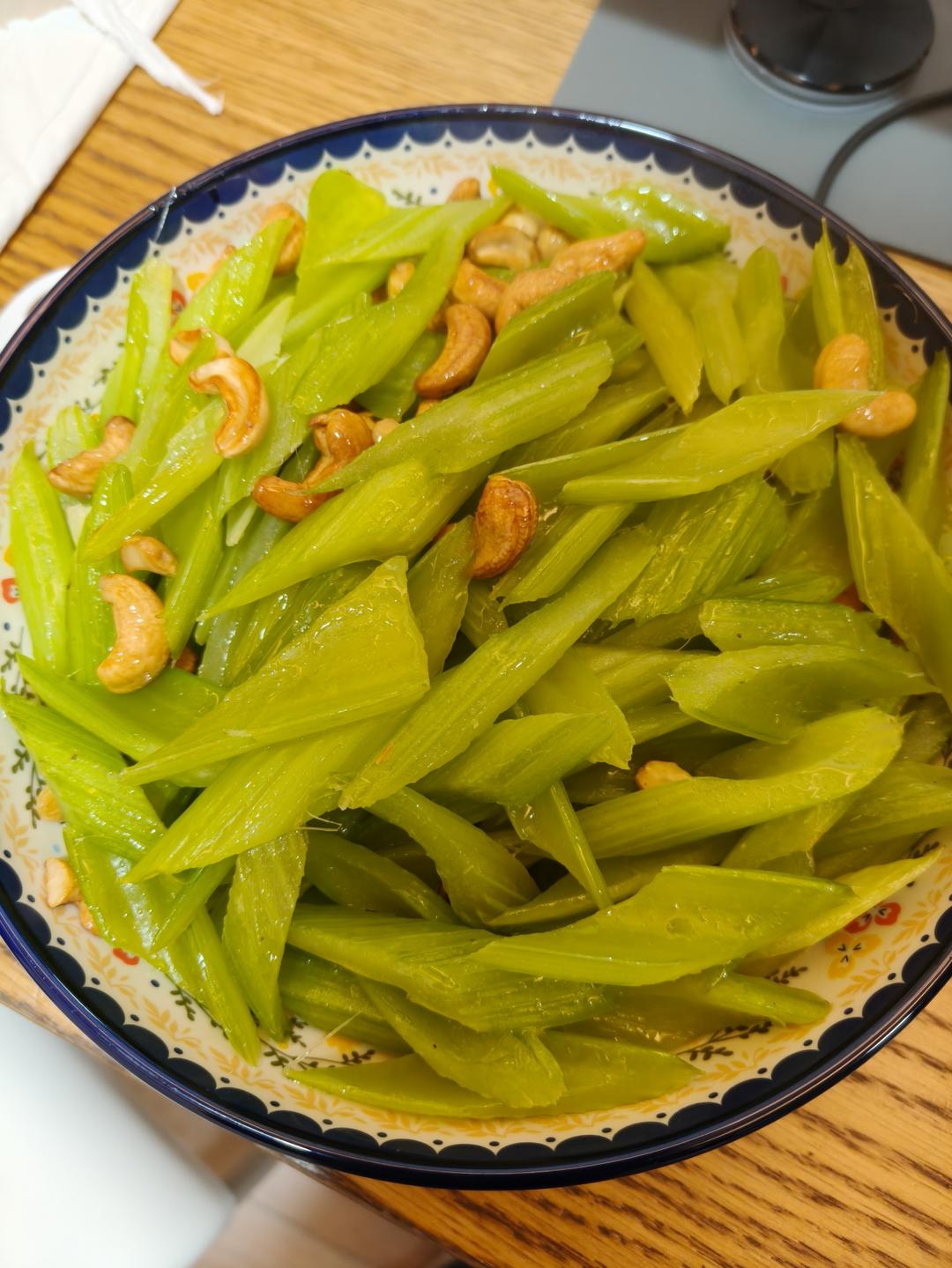 西芹炒腰果