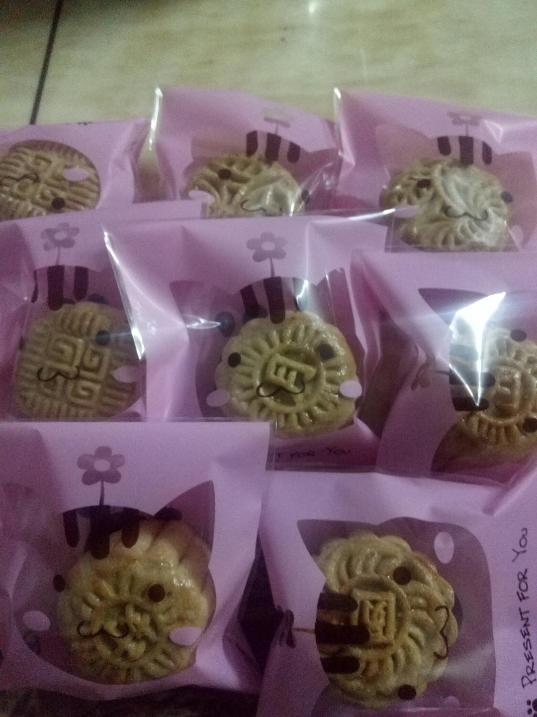 广式月饼—蛋黄莲蓉月饼
