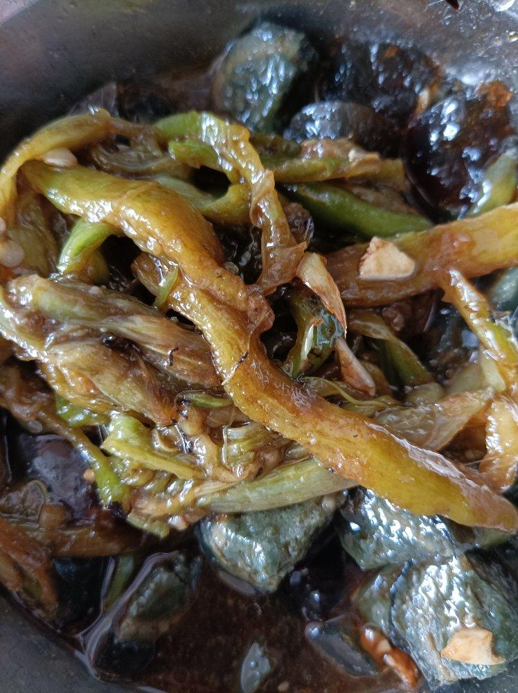 烧辣椒皮蛋（长沙人最爱的家常菜）