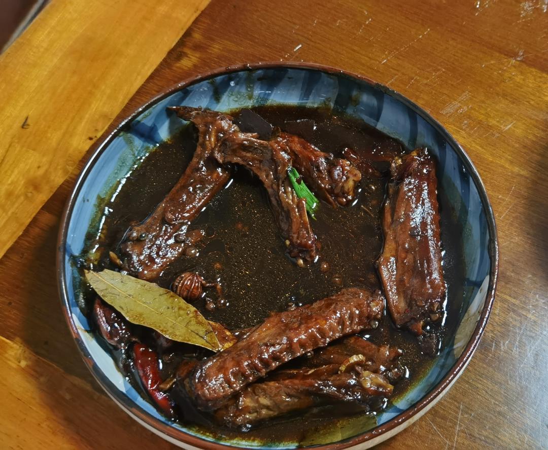 周黑鸭就是这个味儿~~卤鸭舌•鸭翅•鸭脖•鸭肠