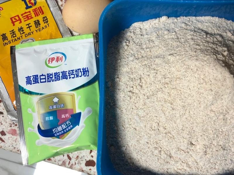 纯奶手撕吐司的做法 步骤1