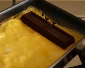 巧克力玉子烧🍫チョコ卵焼き的做法 步骤2