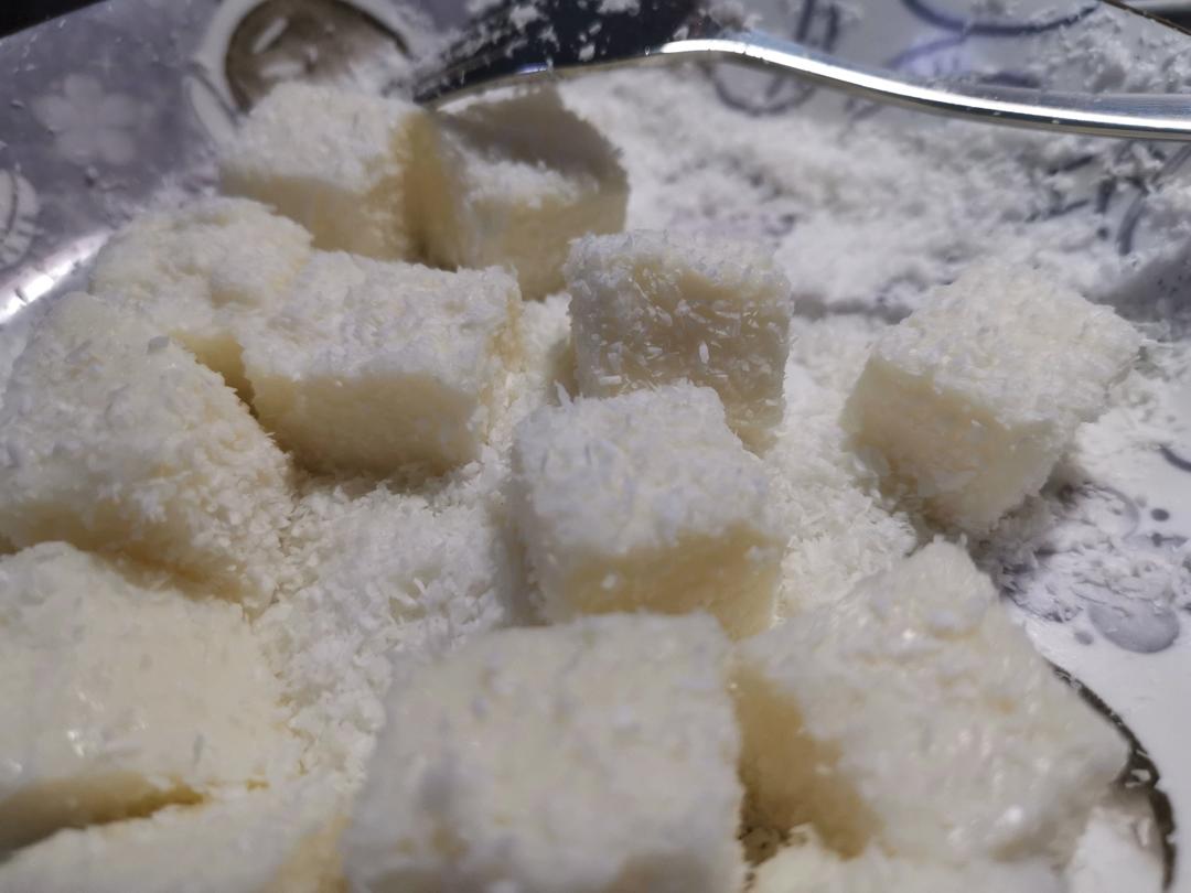 完胜85‘C的牛奶椰蓉小方