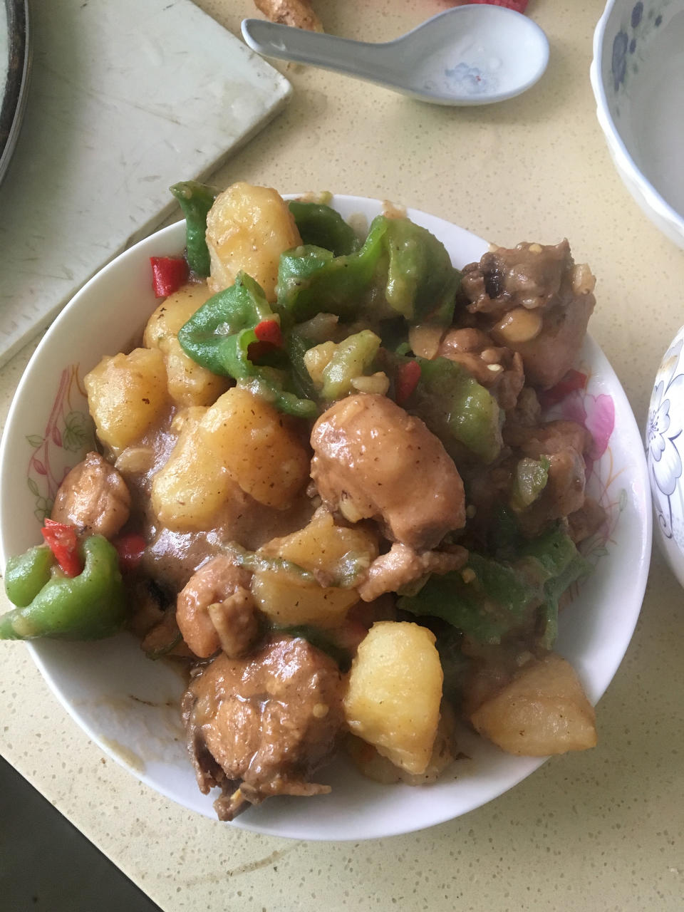 土豆鸡块（黄焖鸡）