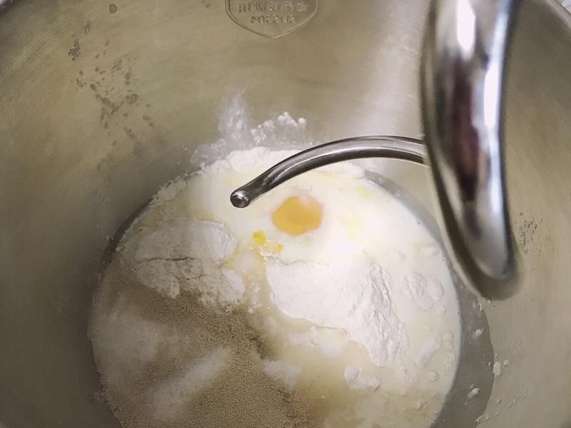 纯奶手撕吐司的做法 步骤1