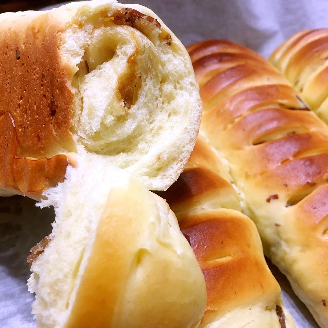 准备好葡萄干一起来做软软——Yolk葡萄卷