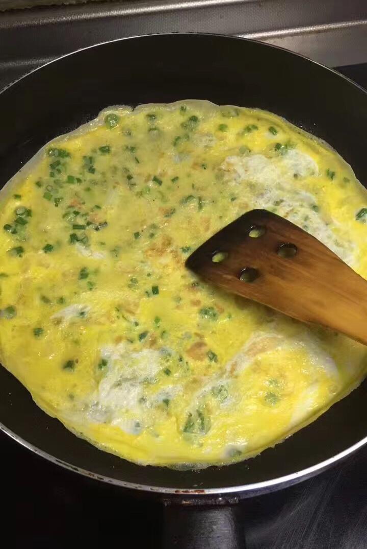 10分钟快手早餐~葱香蛋煎饼