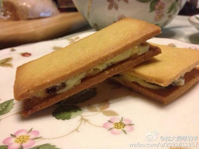 黄油三明治饼干（完美PK北海道六花亭朗姆葡萄三明治饼干）的做法