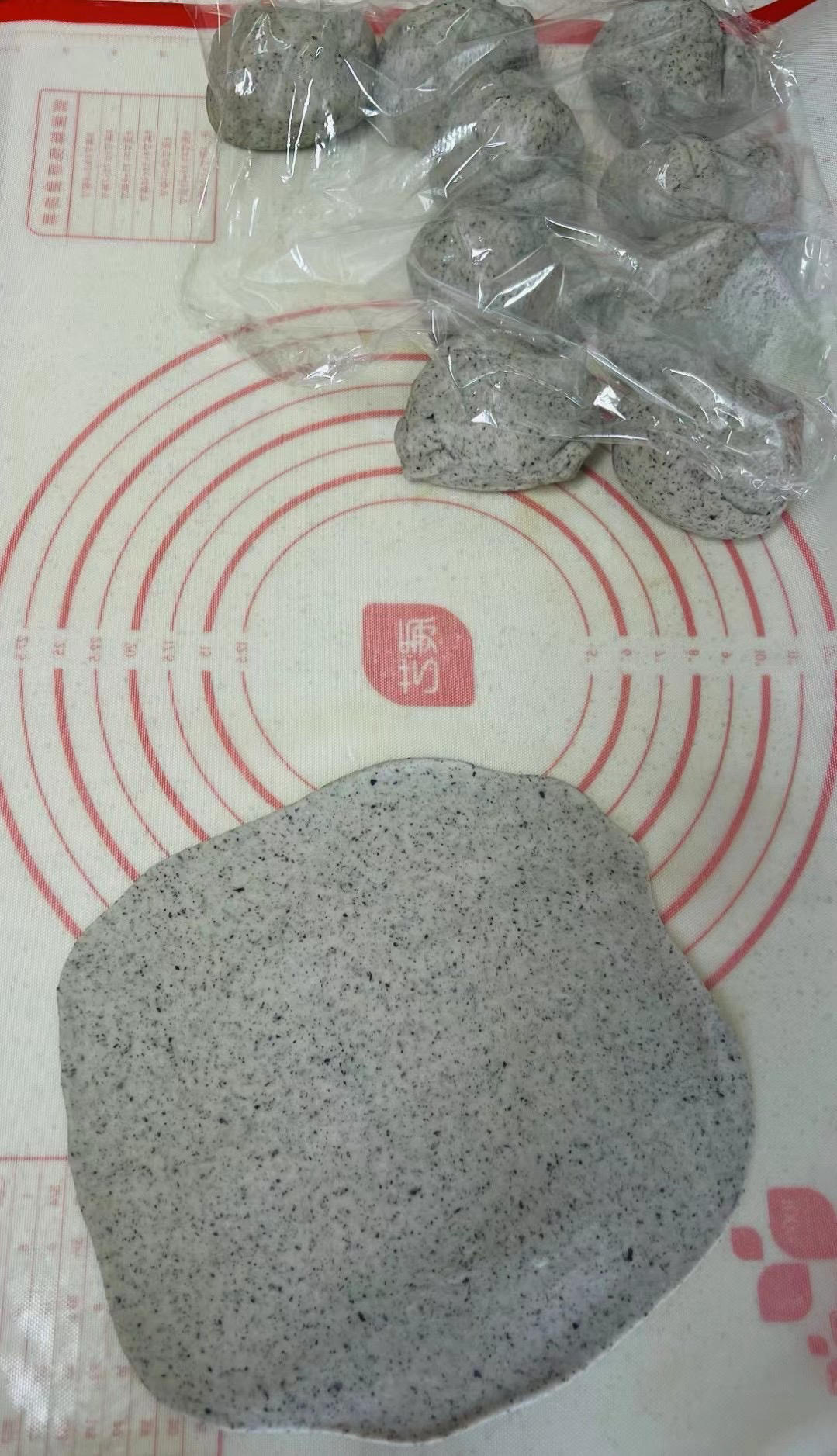 醇香清甜的黑芝麻馒头