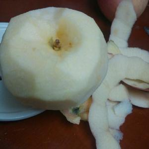 桃胶苹果羹的做法 步骤3