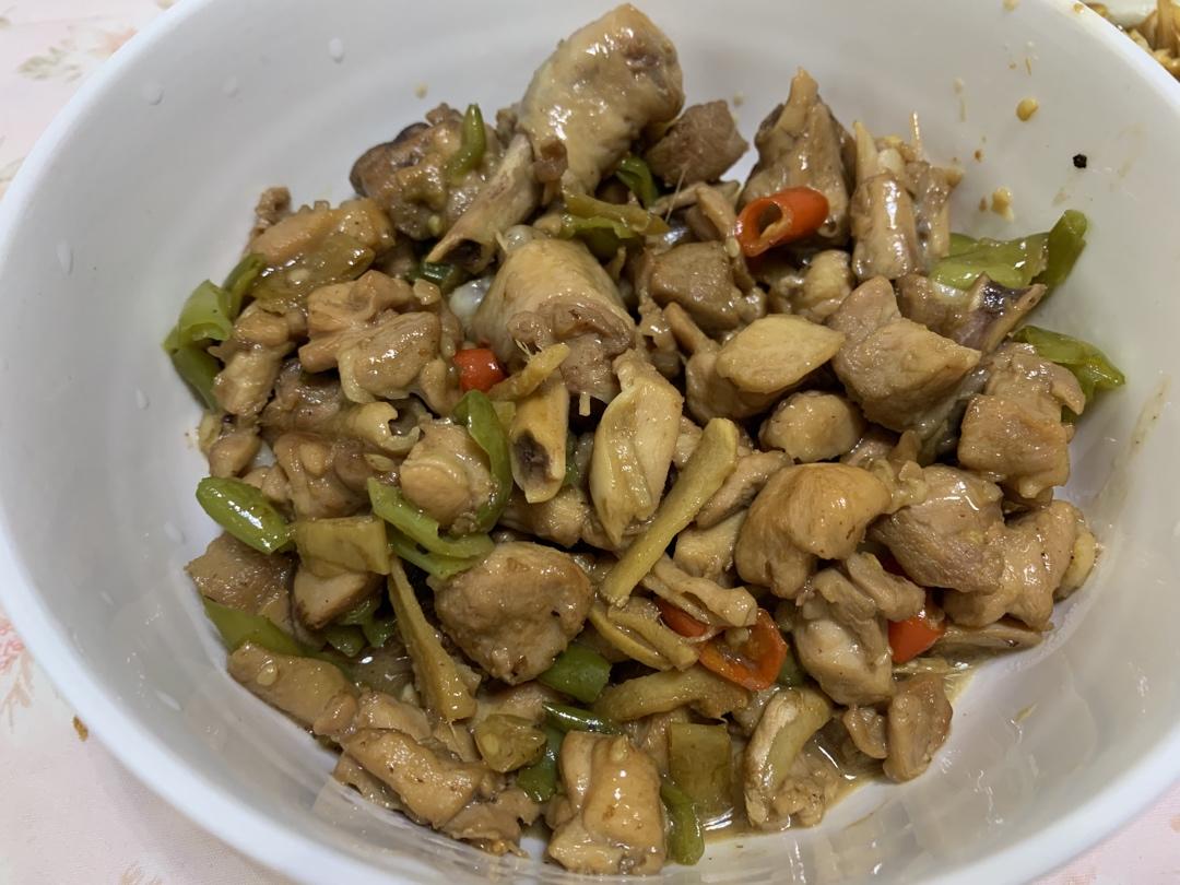 小炒鸡（鲜辣入味很下饭）