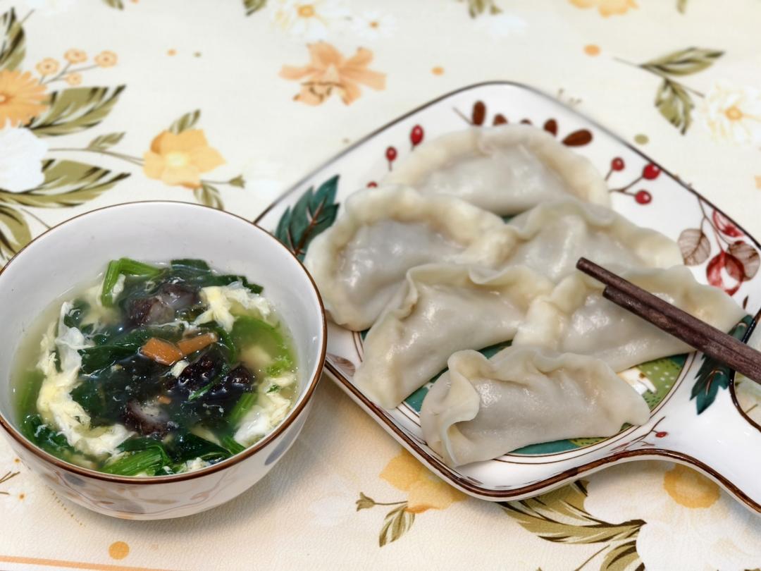 大宝上学啦！用早餐叫醒你😜