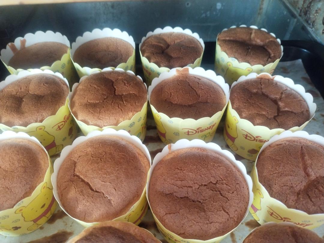 戚风小纸杯蛋糕