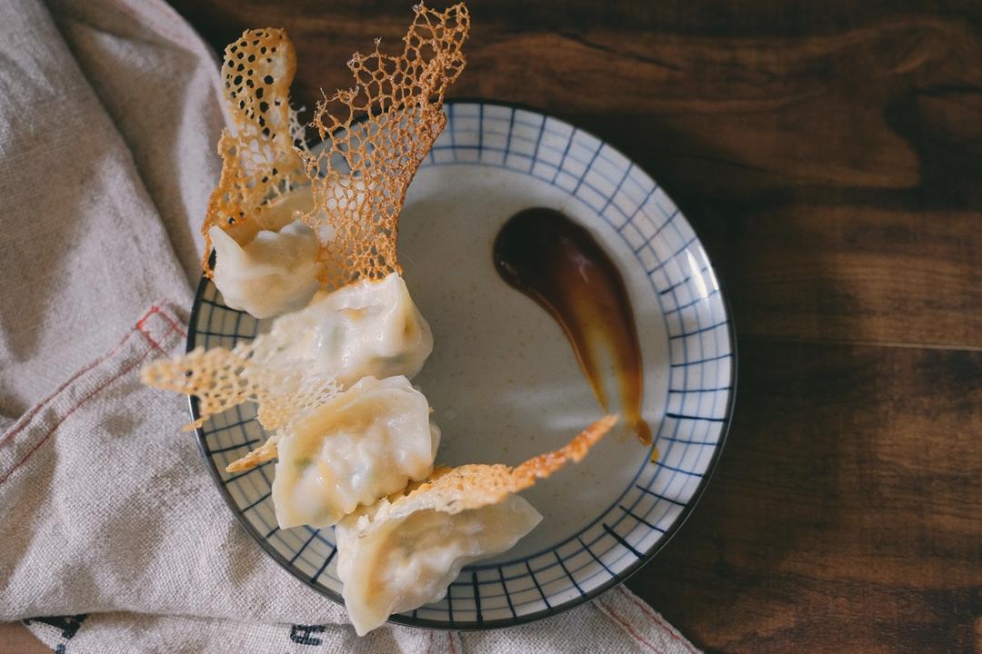 冰花蕾丝煎饺