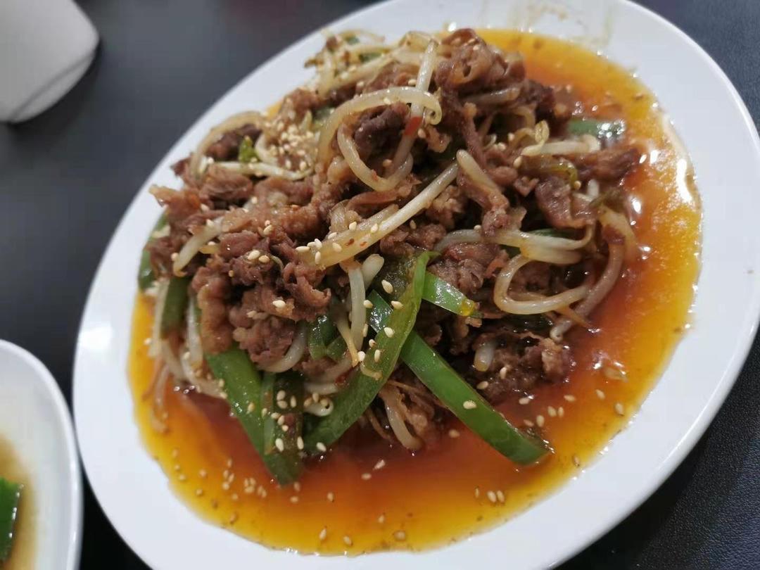青椒豆芽炒肥牛