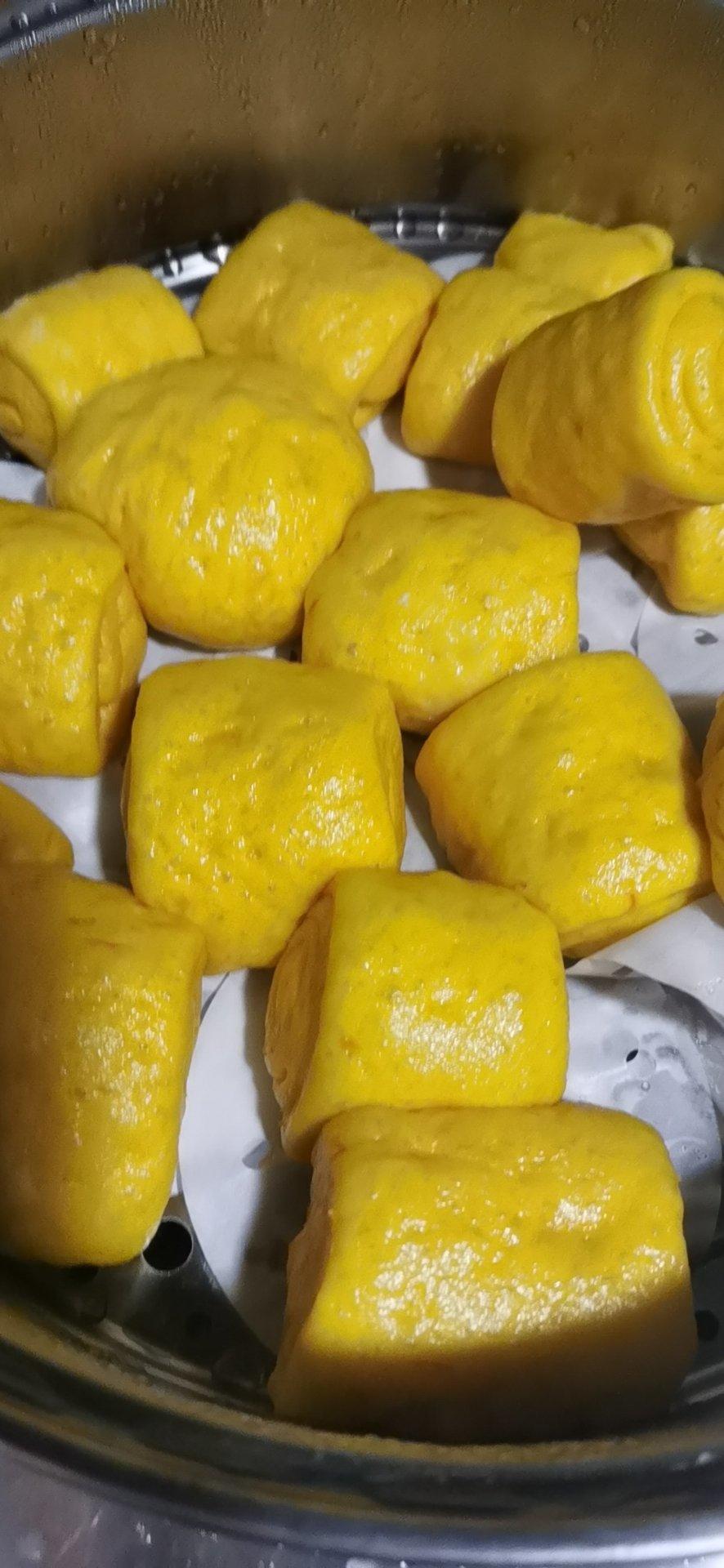 新手也可以--详解如何做出人见人爱、金黄的南瓜馒头