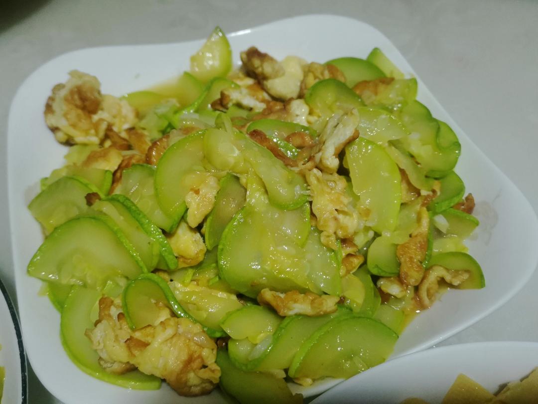 清香的西葫芦炒鸡蛋