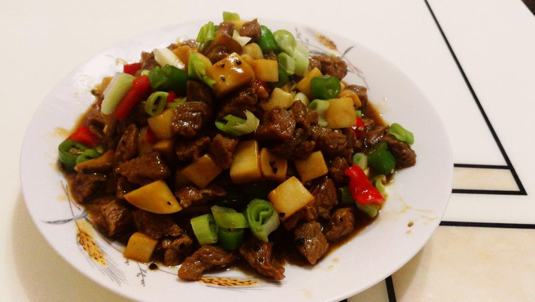 黑椒配牛肉这么好吃，当然是天生一对！——黑椒牛肉粒
