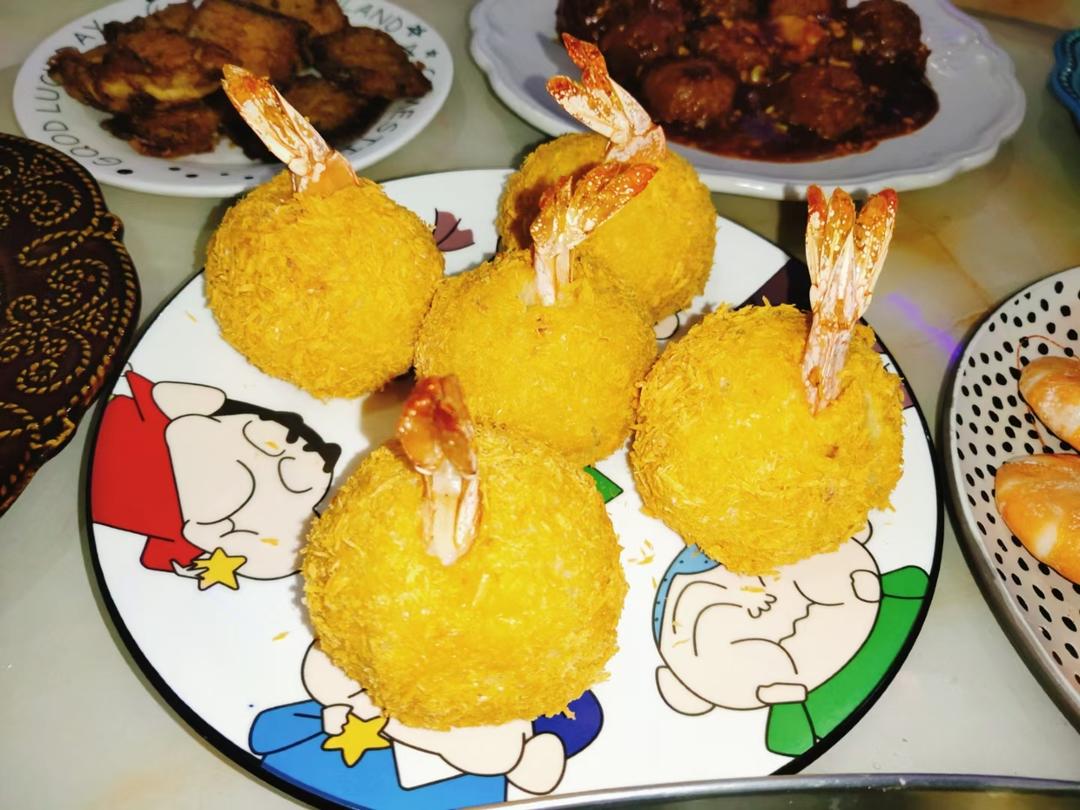 酥脆的外壳，柔嫩的口感，浓郁的奶香，超好吃的芝士虾球