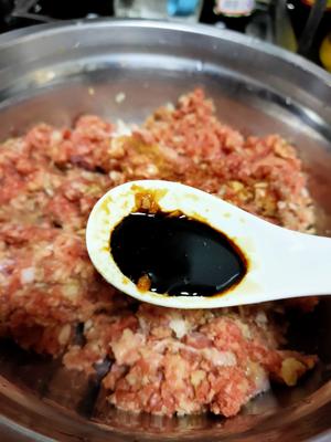 销魂的酸菜牛肉饺子馅的做法 步骤8