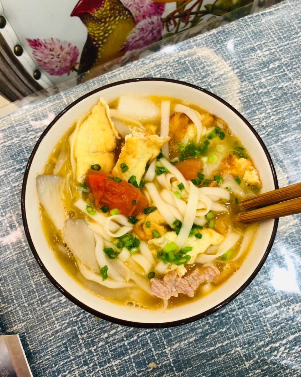 简单美丽的盘饰（1）——（不会雕刻也能做出）黄瓜拼装花