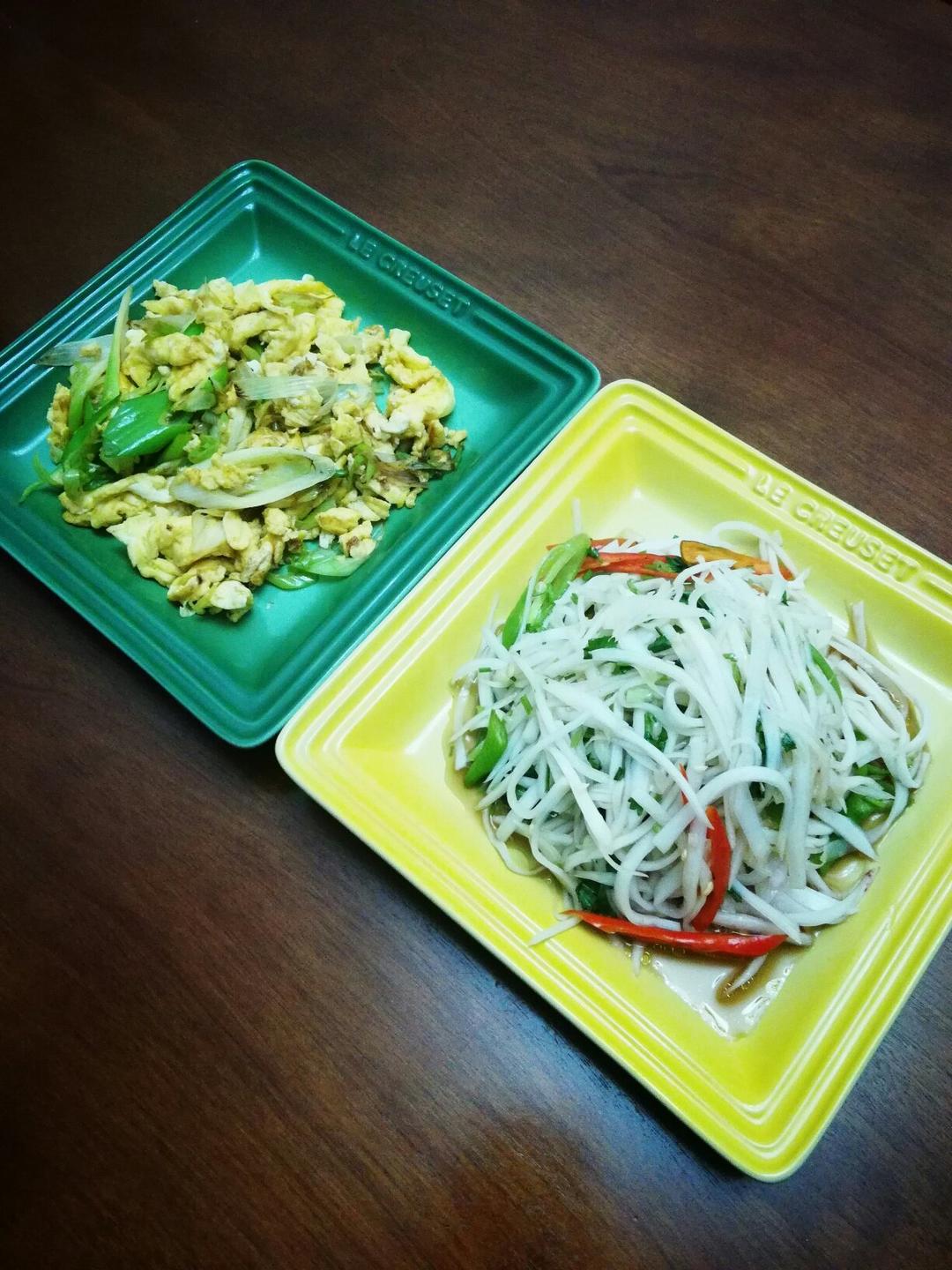 凉拌红皮萝卜丝