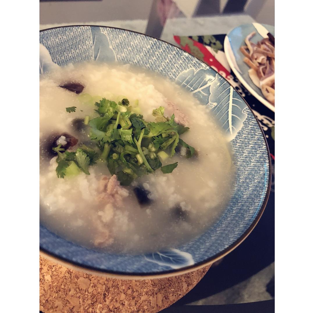 十五分钟快手之香滑皮蛋瘦肉粥(附五分钟电饭煲电压力锅更快捷方法)