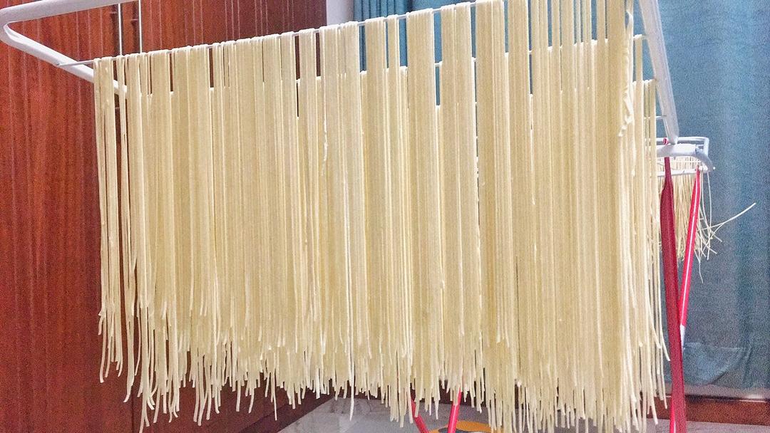 自制彩色手工面条/挂面