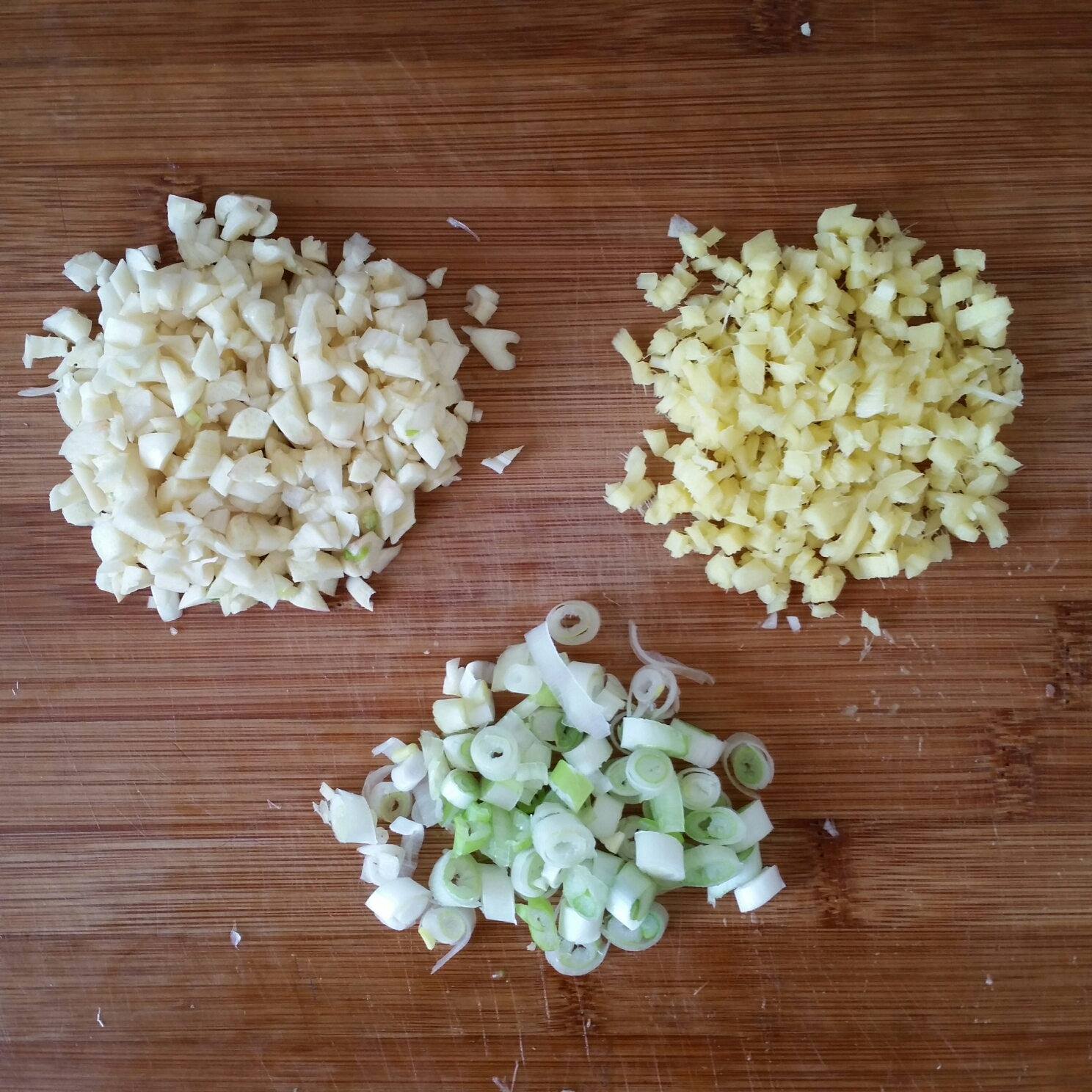 蒜蓉剁椒蛏子的做法 步骤2
