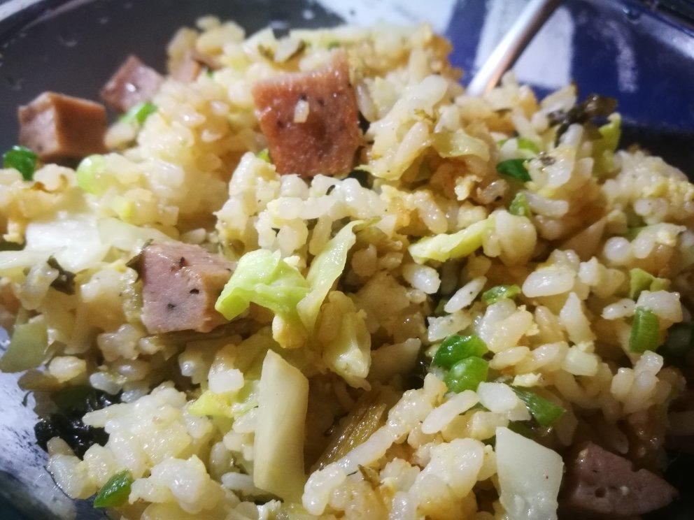 火腿鸡蛋炒饭
