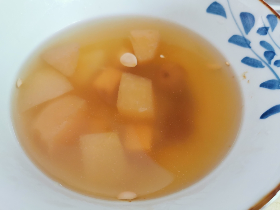 秋季滋润靓汤——苹果雪梨瘦肉汤的做法