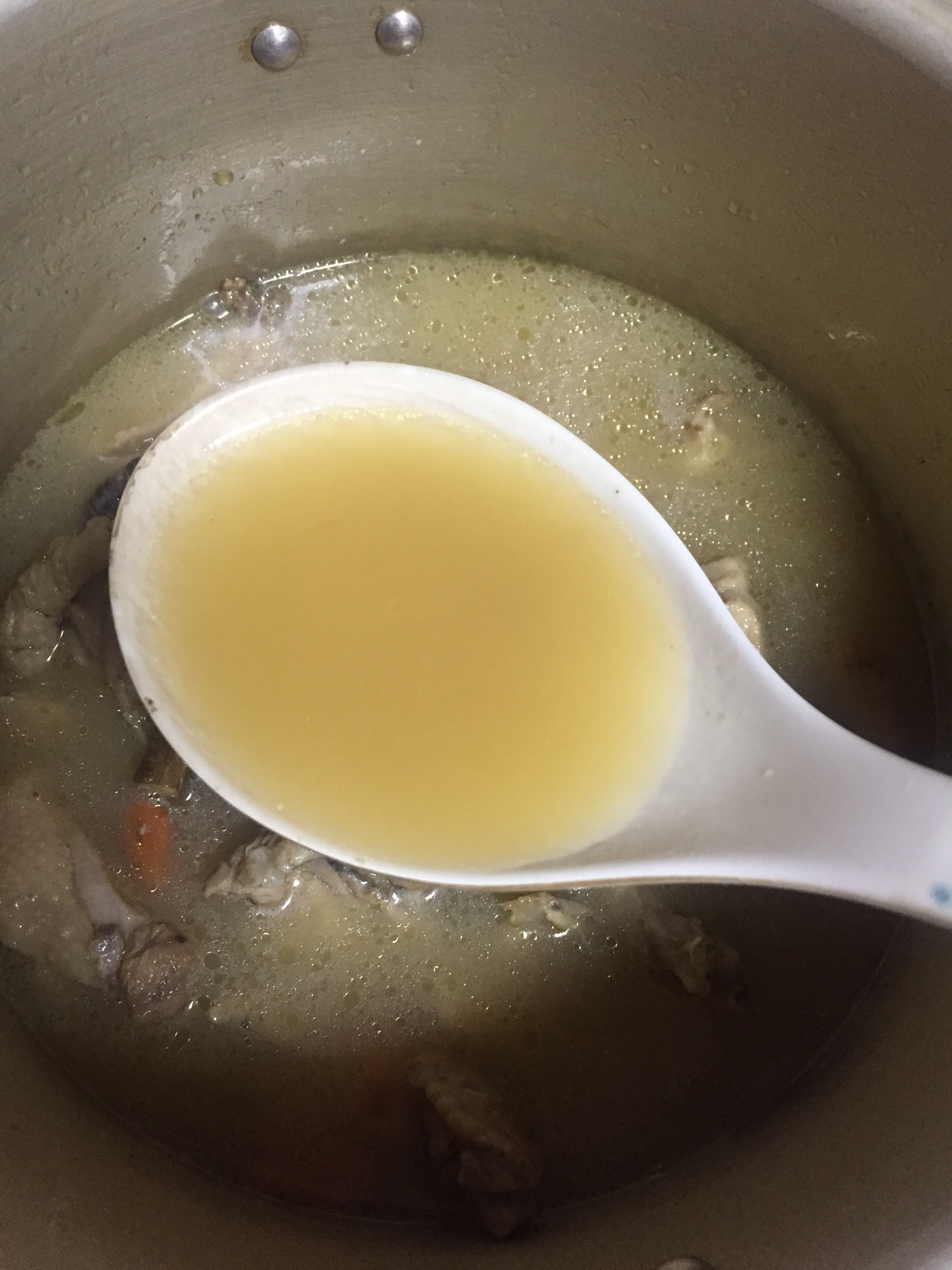 清炖土鸡汤的做法 步骤4