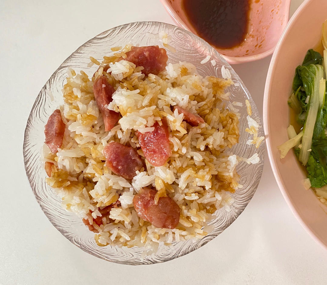 广式腊味煲仔饭（腊肠电饭锅版）