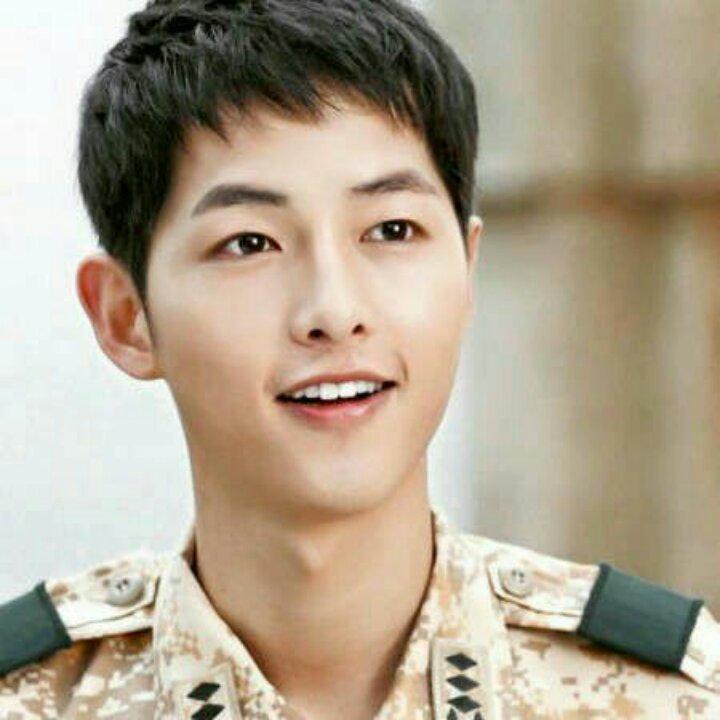 吃饱了才有力气笑