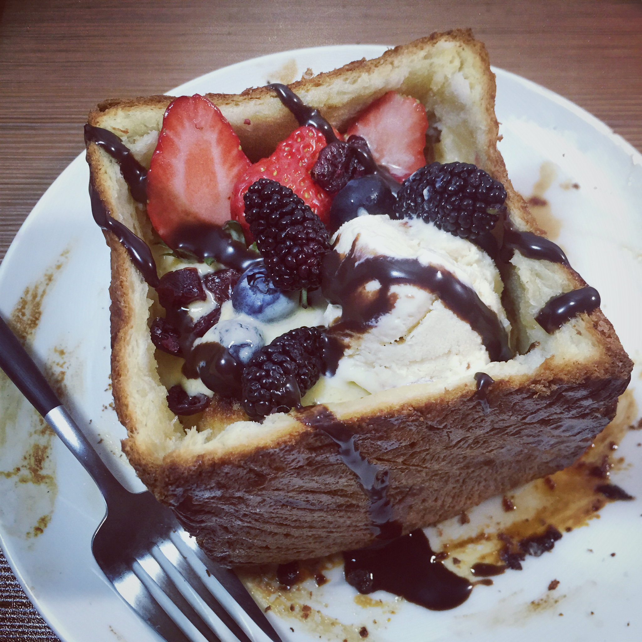 蜂蜜莓果厚多士