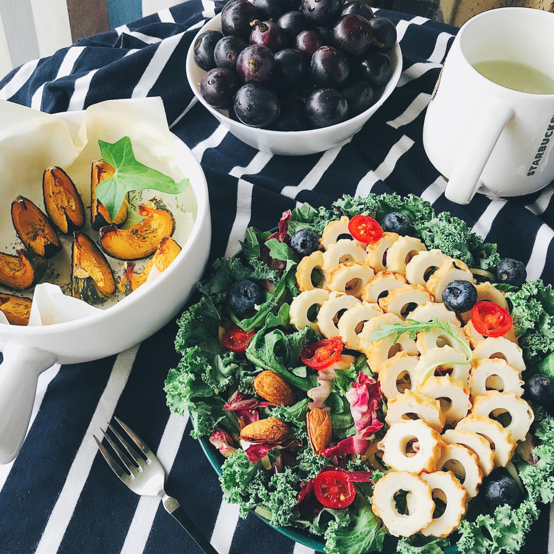 竹轮羽衣甘蓝藜麦鹰嘴豆沙拉