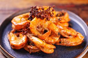 椒盐油焖大虾的做法 步骤10