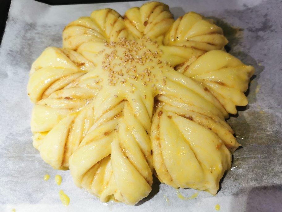 太阳花肉松面包