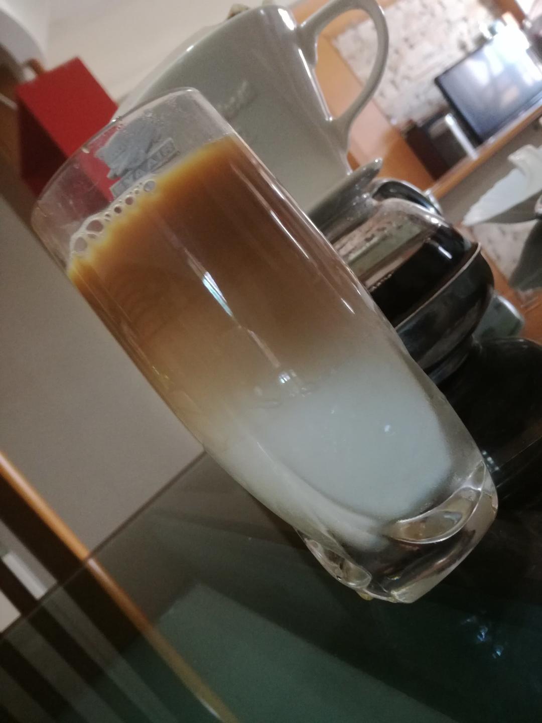 冰拿铁咖啡