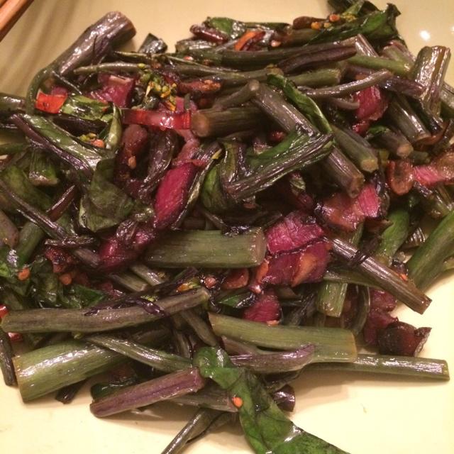 腊肉炒红菜苔